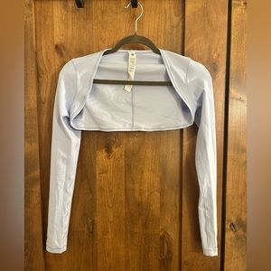 Lululemon shrug size 4